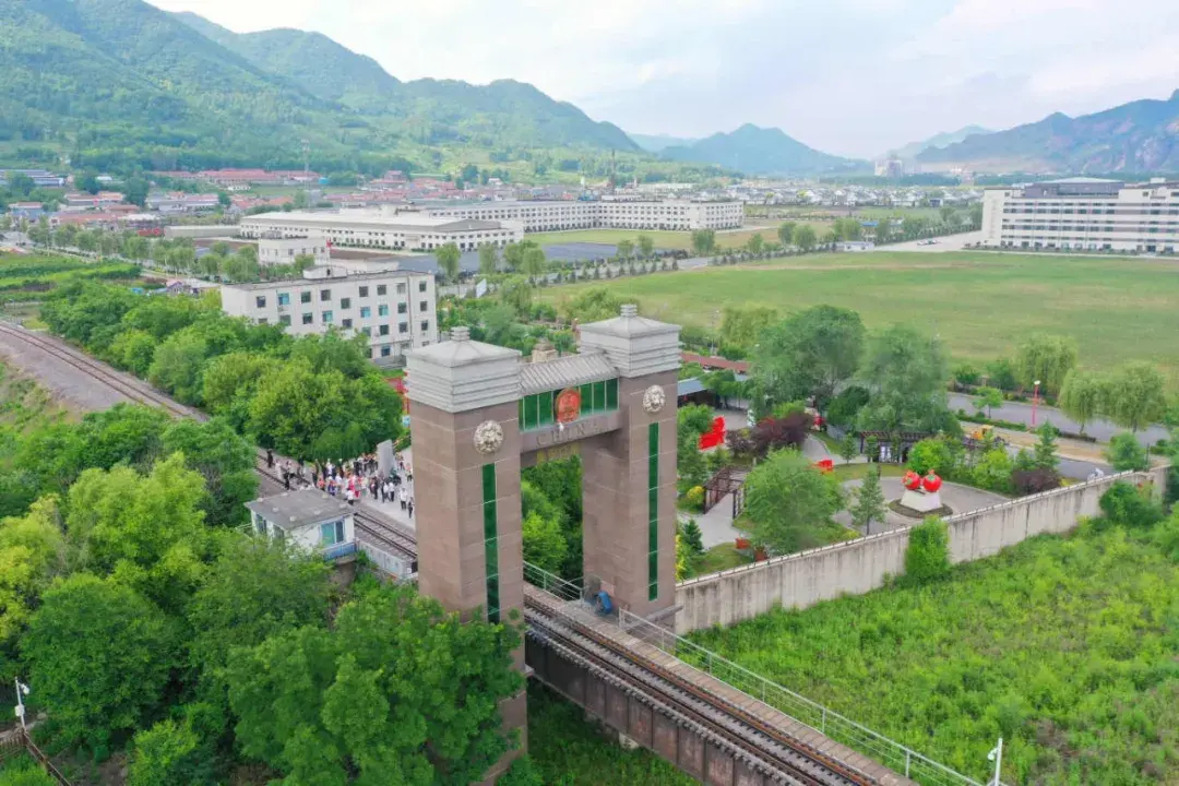 奔赴“G331”吉線秘境 | DAY1:“醉”美邊境線,紅旗車隊整裝進發(fā)