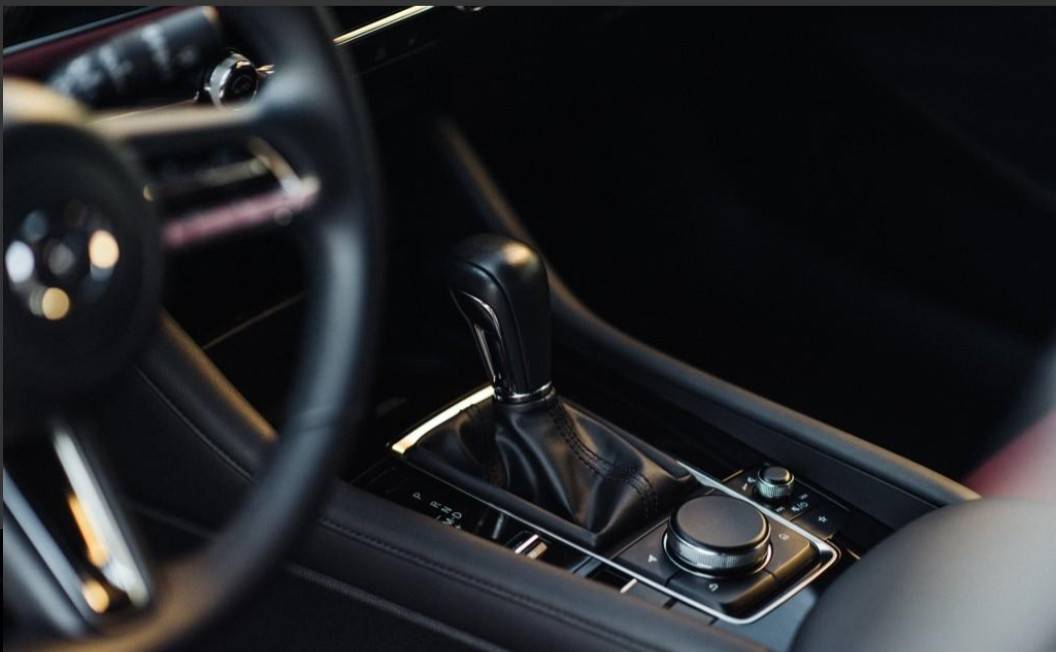 2025款馬自達3海外發布,約合人民幣17.4萬起,提供2.5T動力可選