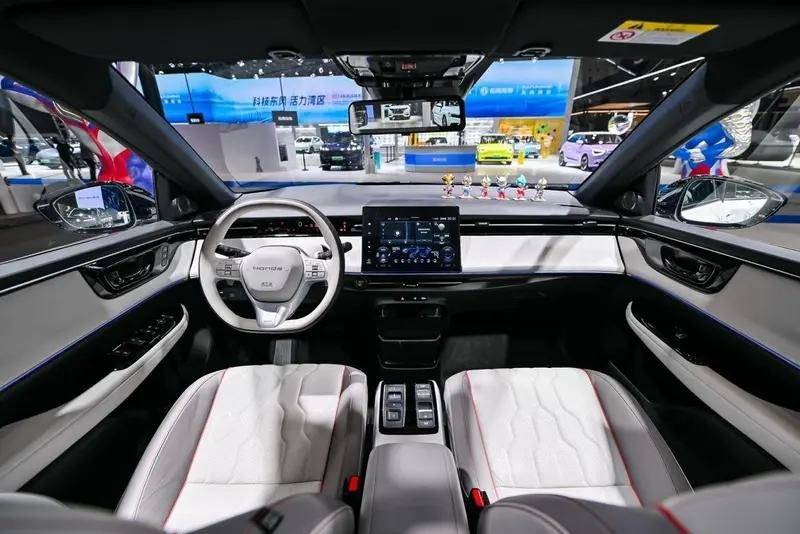 這款合資純電獵裝轎跑即將上市,又帥又能打,合資純電新的排面?