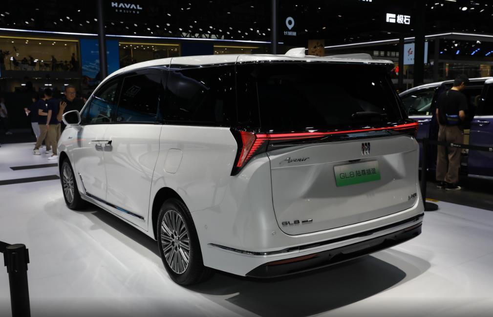 別克GL8 PHEV,可選6/7座,標配隱藏式門把手、多層隔音玻璃