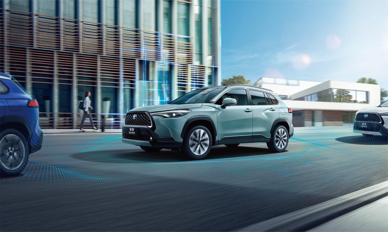 卡羅拉銳放推出新款精英版與豪華版,搭載全新智能科技