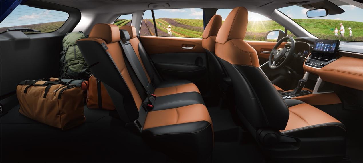 卡羅拉銳放推出新款精英版與豪華版,搭載全新智能科技