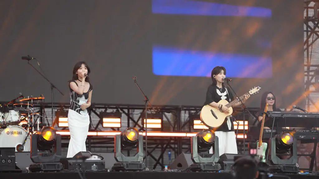 夏韻綿長 藝彩飛揚 ‖ 萬人火熱live現場!QQ音樂巔峰音樂節在綿陽游仙小枧濕地公園火爆開啟!