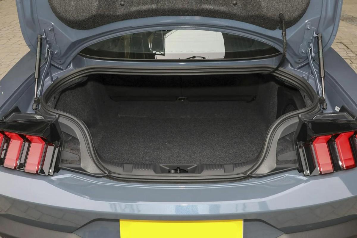 最快5.3秒破百,新增敞篷版,福特新款Mustang即將上市,該等嗎?