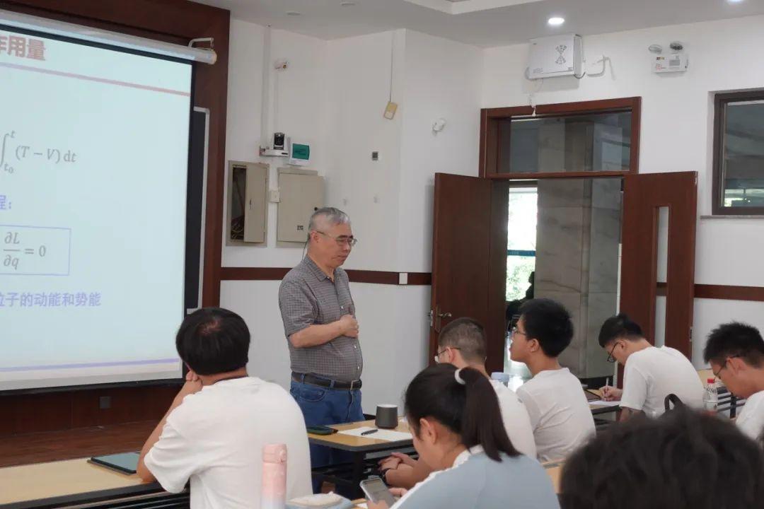 和姜萍一樣勵志:“中學教師獲國家自然科學獎一等獎”主人公母校為其命名實驗班