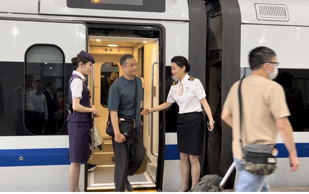 從香港一夜疾馳抵滬!高鐵動臥夕發(fā)朝至,帶來更多交流機遇