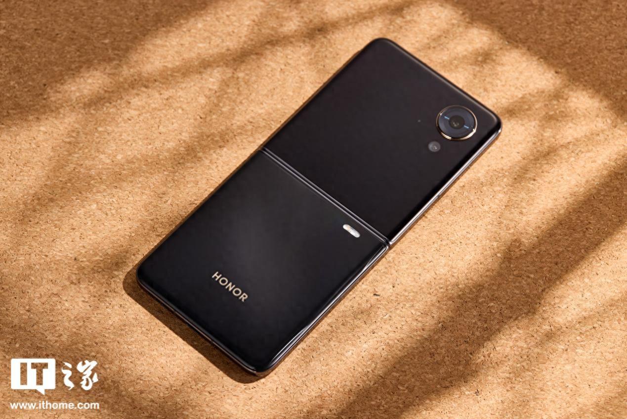 榮耀首款小折疊手機Magic V Flip維修備件價格公布