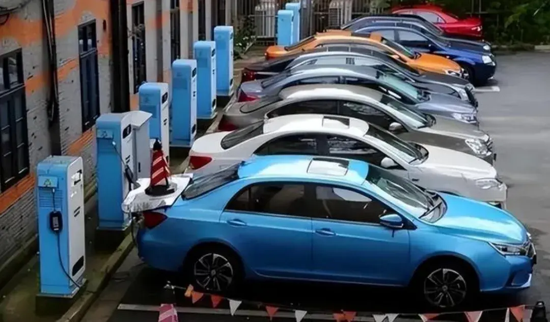 山東一場高溫,讓96.6萬電動車主“心寒”,新能源汽車該何去何從