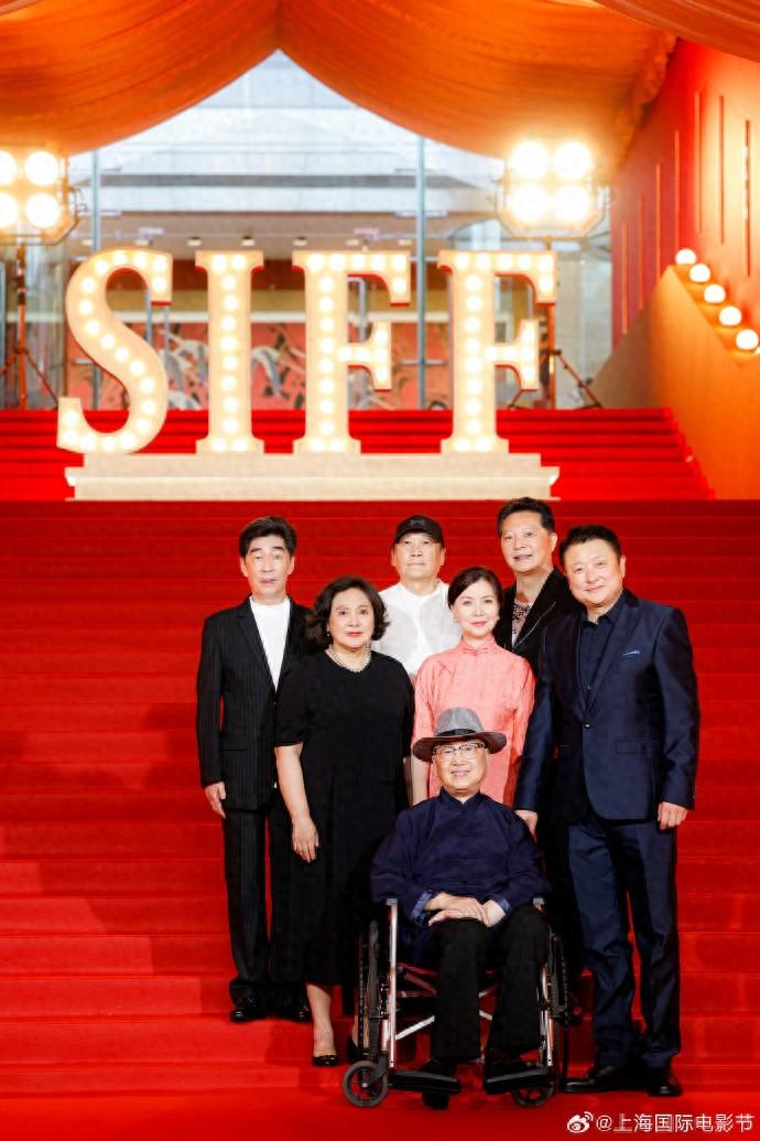 胡歌、倪虹潔給《烏鴉與麻雀》滬語版配音,靈的!