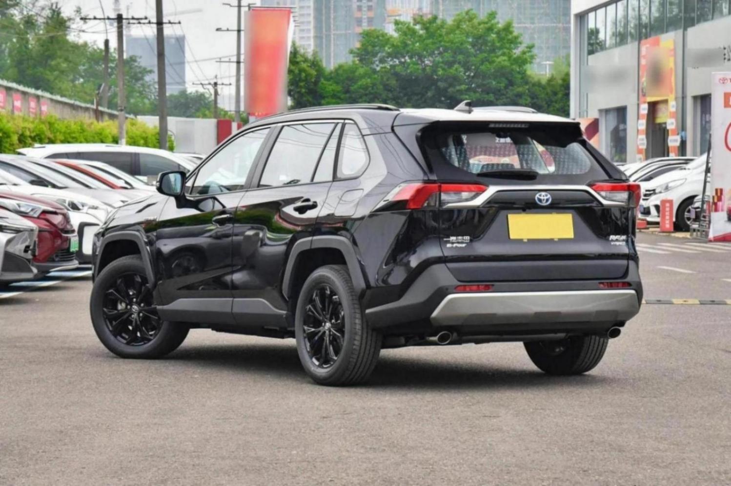 20萬級務實之選,外觀大氣,油耗還低,帶你看一汽豐田-RAV4榮放