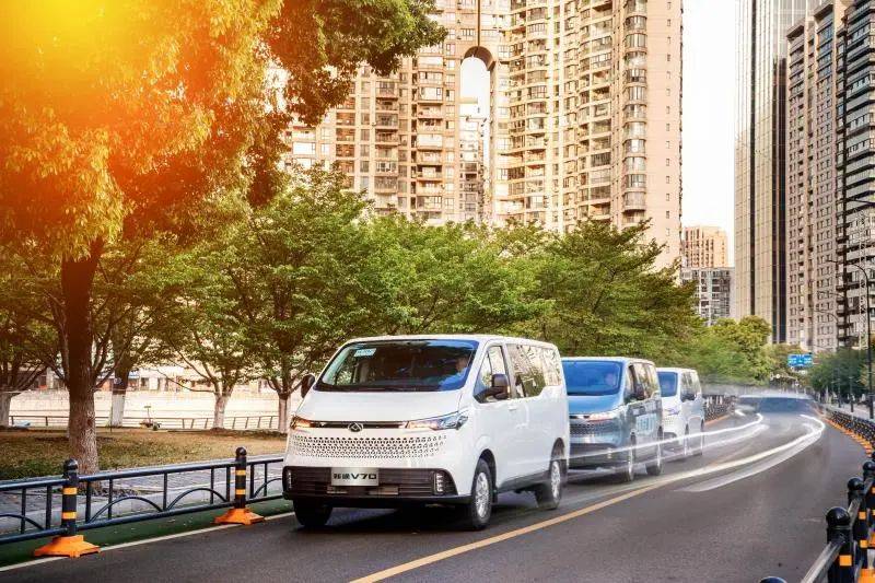 爆款價14.18萬元起 上汽大通MAXUS“新途”輕客雙擎駕到