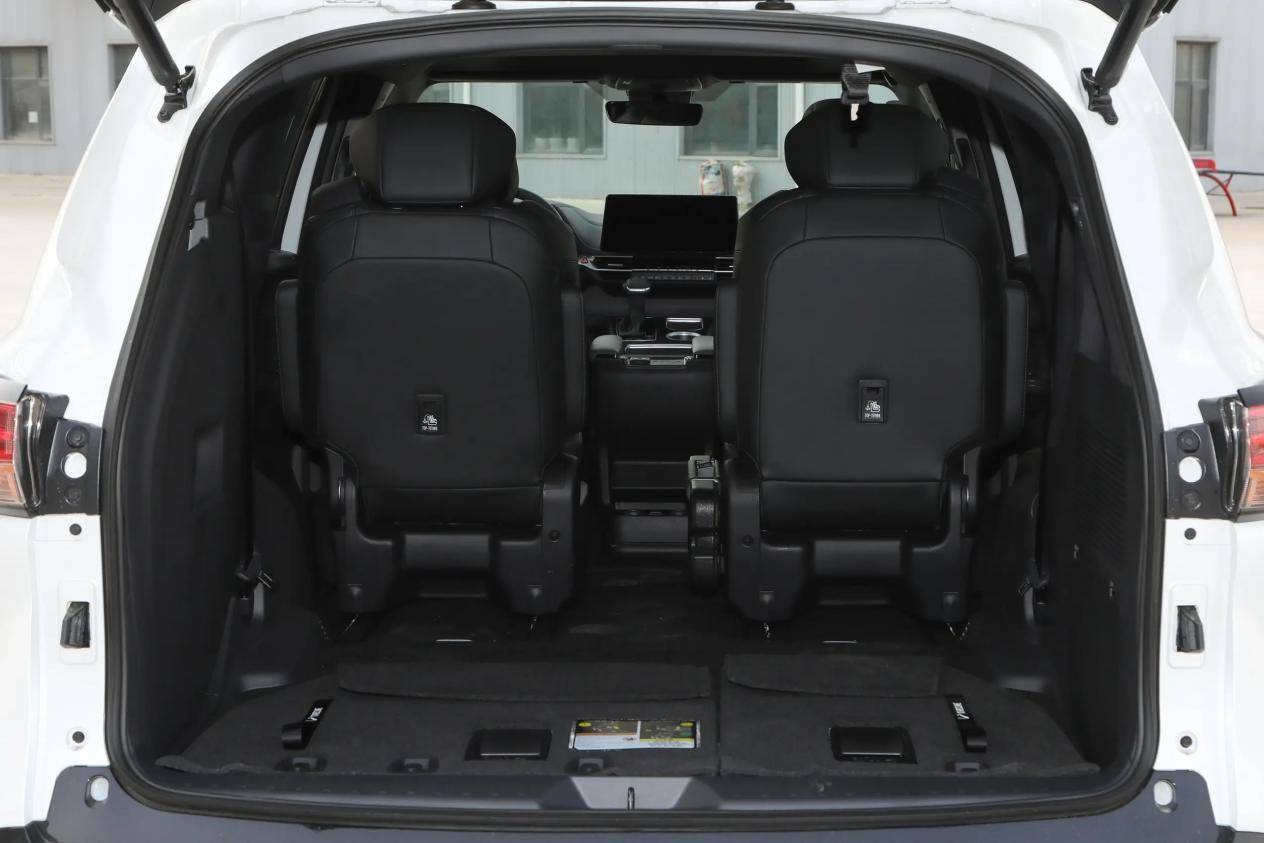 623568ed65aec06c33b8036d46402835~2508x0