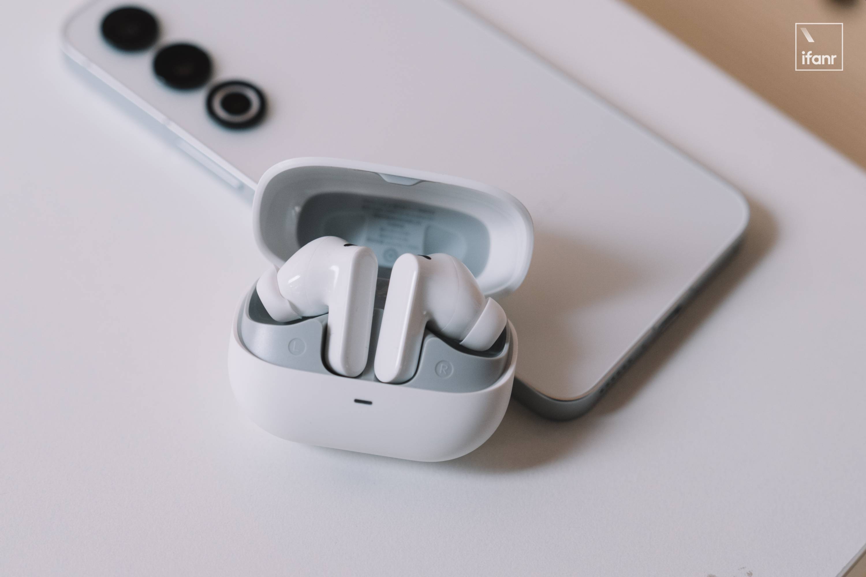 魅族 Live AI 真無線耳機體驗:加了 AI 的耳機,會更好聽嗎