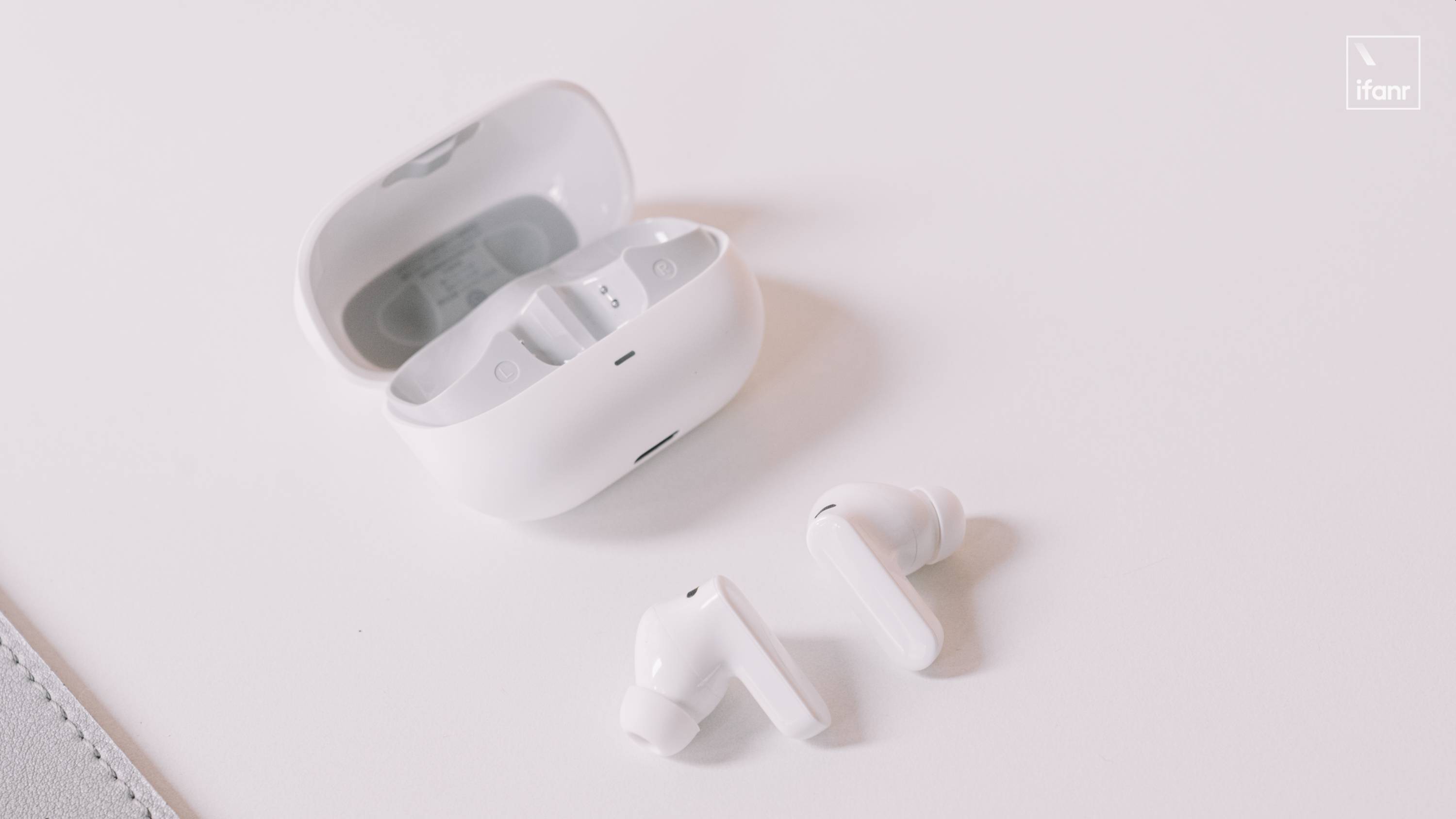 魅族 Live AI 真無線耳機體驗:加了 AI 的耳機,會更好聽嗎