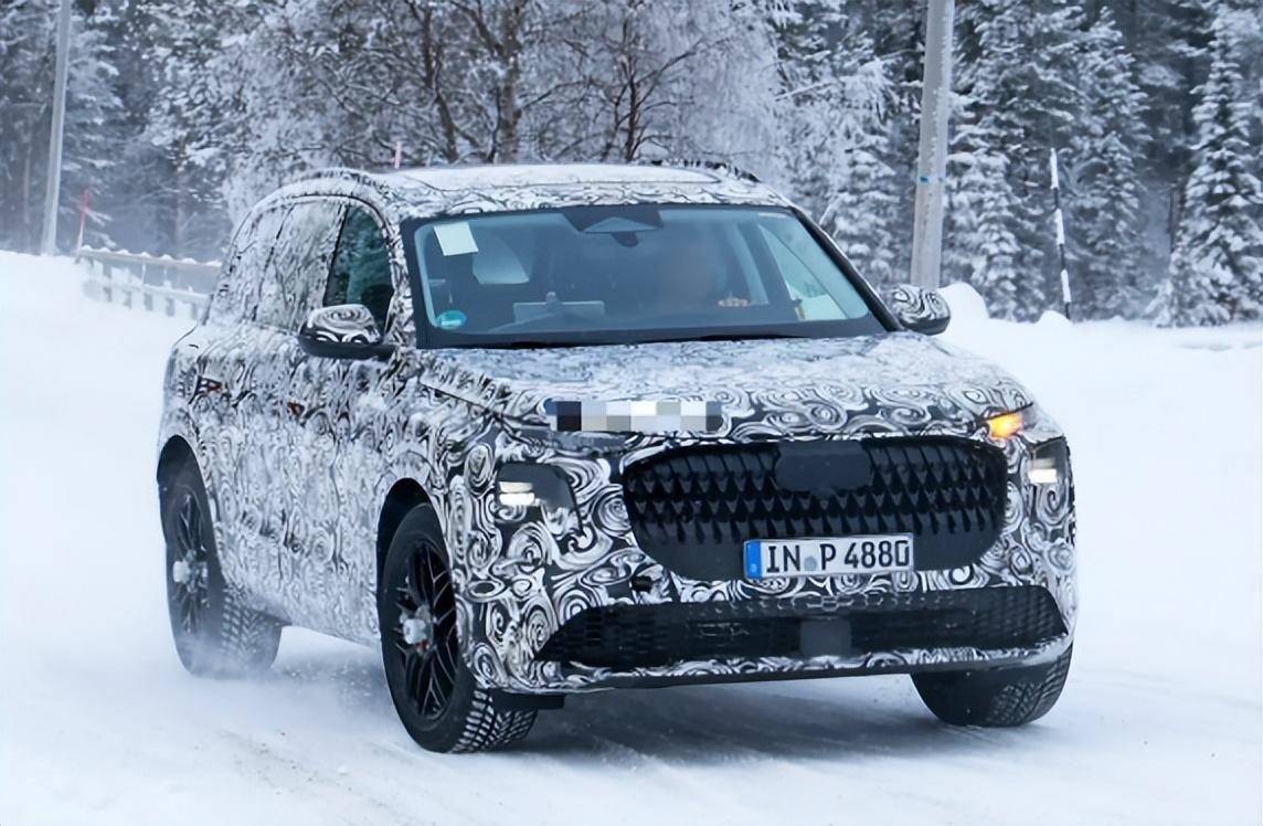 新奧迪Q7諜照曝光,分體大燈+內(nèi)飾三聯(lián)屏,尺寸加大動(dòng)力不變