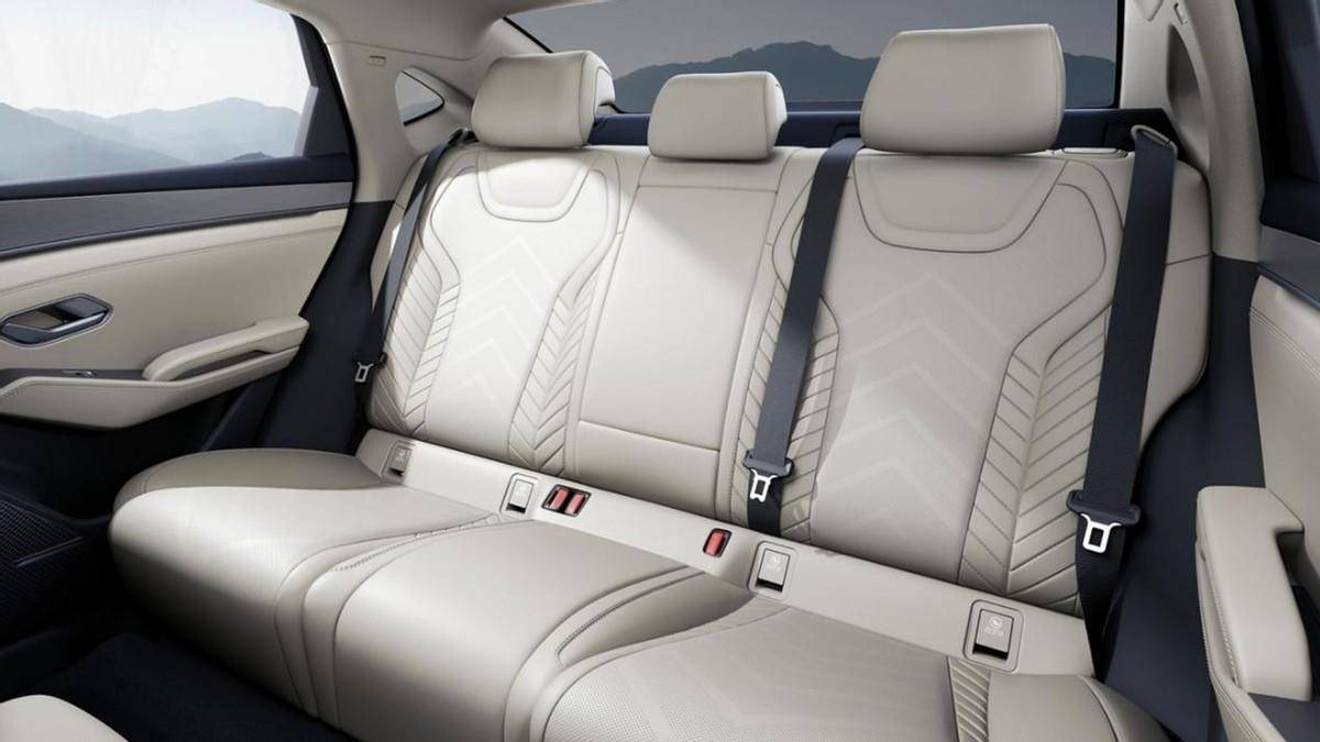 10萬級熱銷車型大比拼,秦L對比深藍SL03,誰的性價比更高?