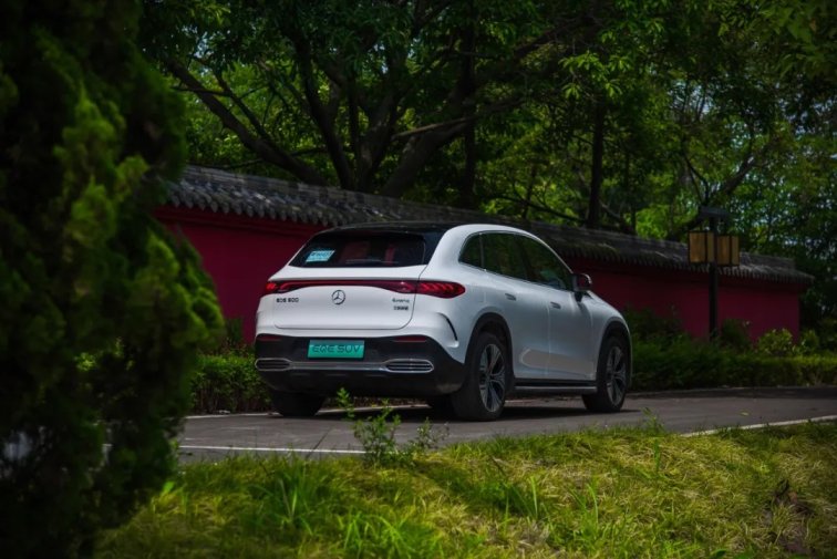 試駕奔馳的EQE純電SUV:豪華超越期待,科技注入情感