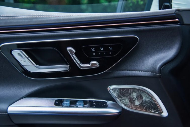 試駕奔馳的EQE純電SUV:豪華超越期待,科技注入情感