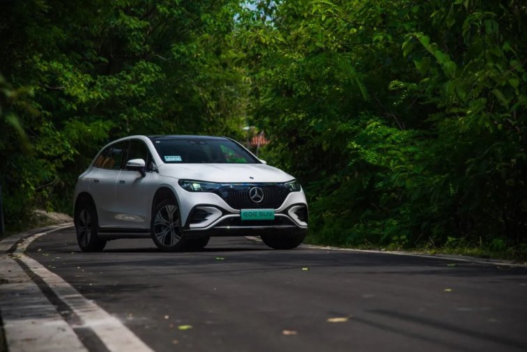 試駕奔馳的EQE純電SUV:豪華超越期待,科技注入情感