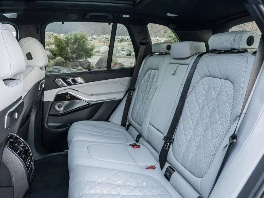 40萬級(jí)豪華中大型SUV,買誰才能「品」超所值?