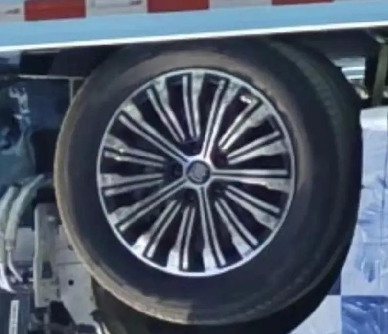 比亞迪又一MPV諜照曝光,“唐MAX”要來了?還是騰勢(shì)D9平替?