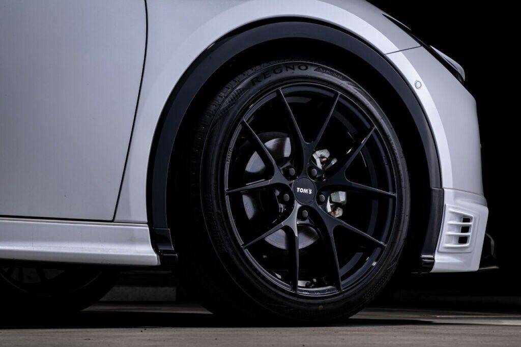 豐田御用改裝廠Tom\'s推出5代普銳斯改裝套件