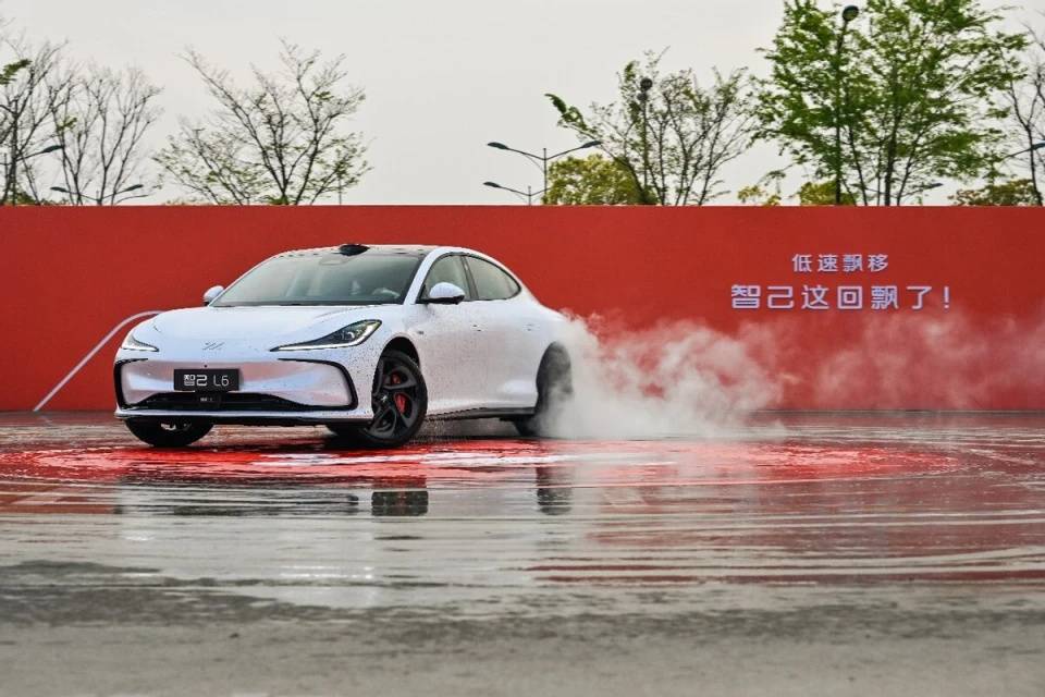 講真:當(dāng)你真正感受過智己L6,可能就不會迷戀小米SU7了