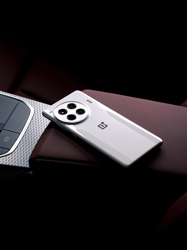 一加Ace 3 Pro陶瓷版真機照公布:同檔唯一陶瓷性能手機