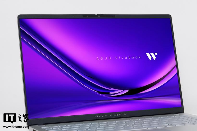 華碩無畏 Pro15 2024 高能 AI 超輕薄本圖賞:纖薄有型