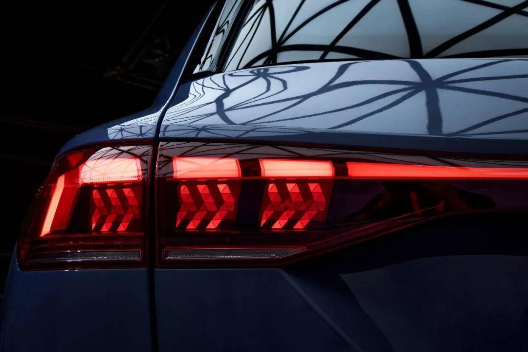 你燈長還是你燈廠,奧迪Q6L e-tron有點東西