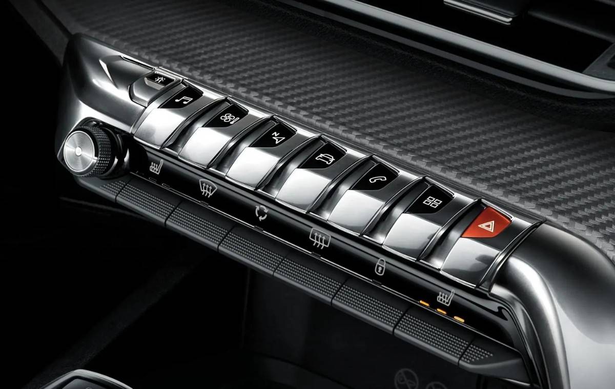 明明產品力不差,價格也已跌至13萬內,為何標致4008卻仍賣不動?