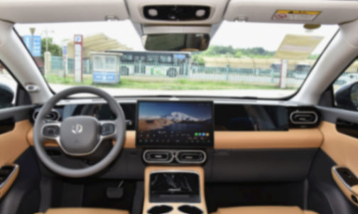 20萬預算想買主打性能家用電車,零跑C01和漢EV,應該怎么選?