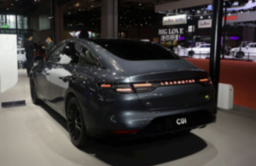 20萬預算想買主打性能家用電車,零跑C01和漢EV,應該怎么選?