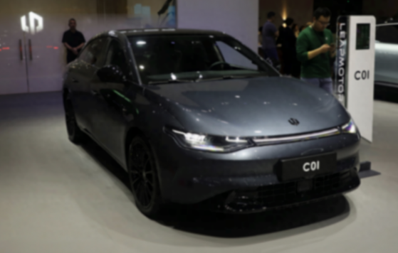 20萬預算想買主打性能家用電車,零跑C01和漢EV,應該怎么選?