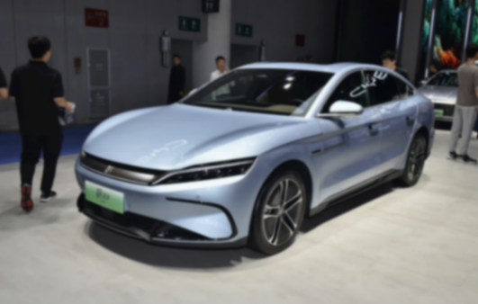 20萬預算想買主打性能家用電車,零跑C01和漢EV,應該怎么選?