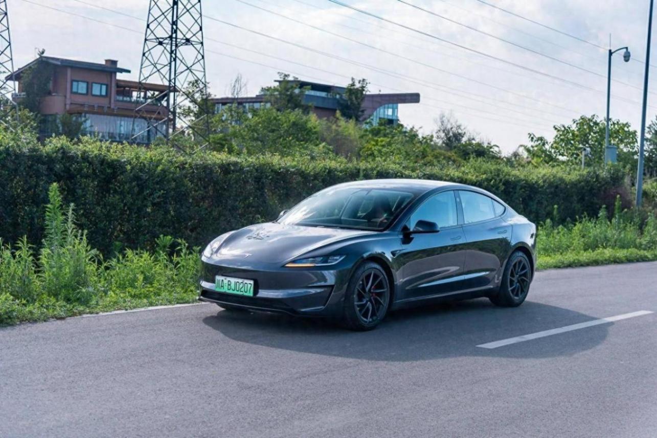 Model 3高性能版開起來怎么樣?聽聽資深車主的評價