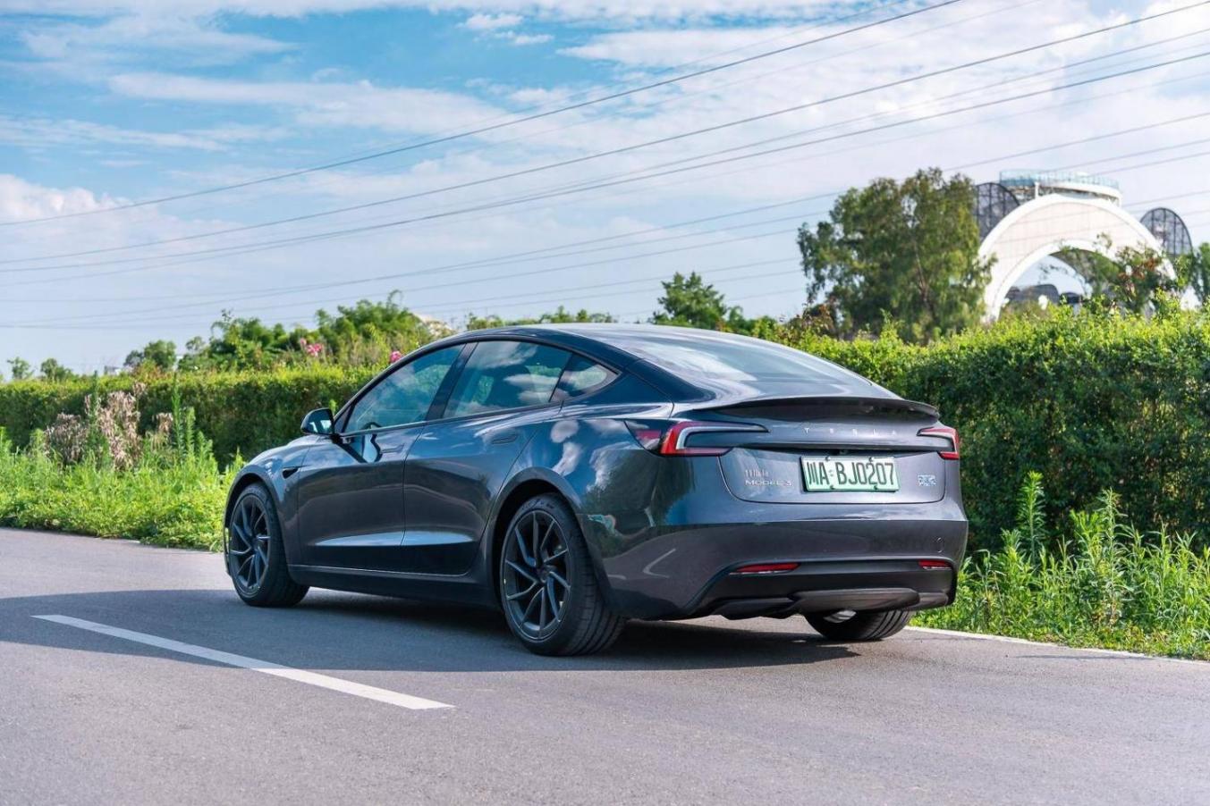 Model 3高性能版開起來怎么樣?聽聽資深車主的評價