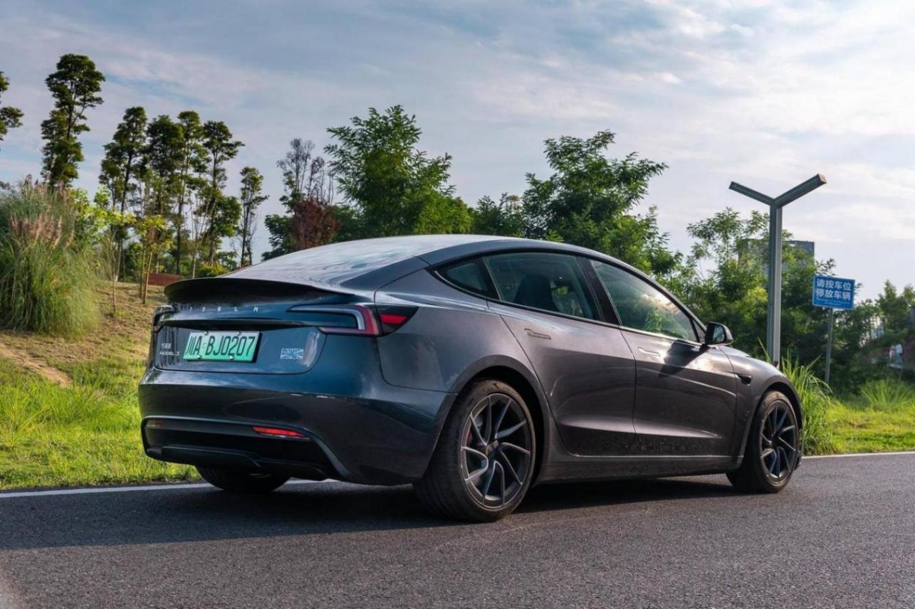 Model 3高性能版開起來怎么樣?聽聽資深車主的評價