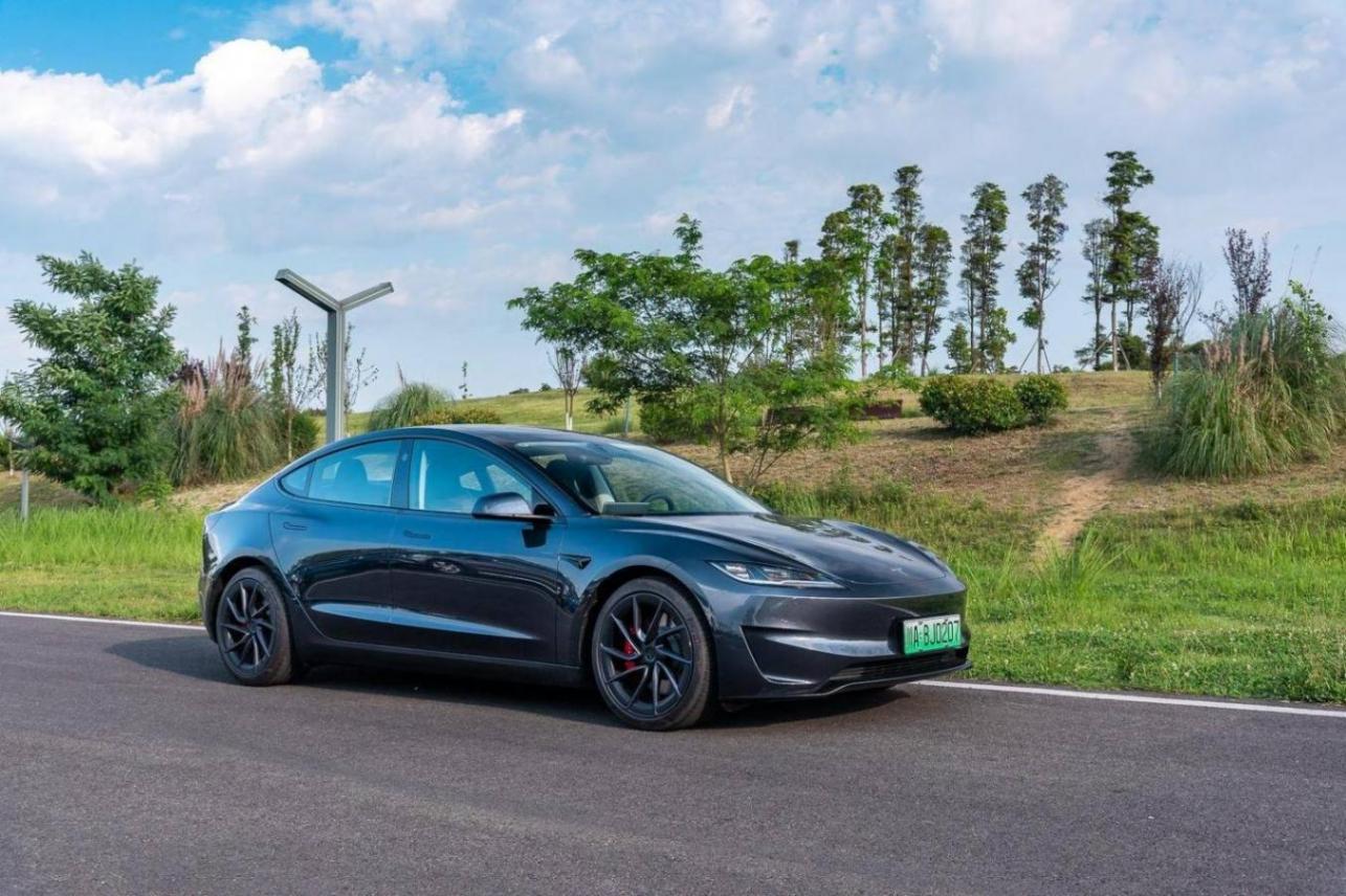 Model 3高性能版開起來怎么樣?聽聽資深車主的評價