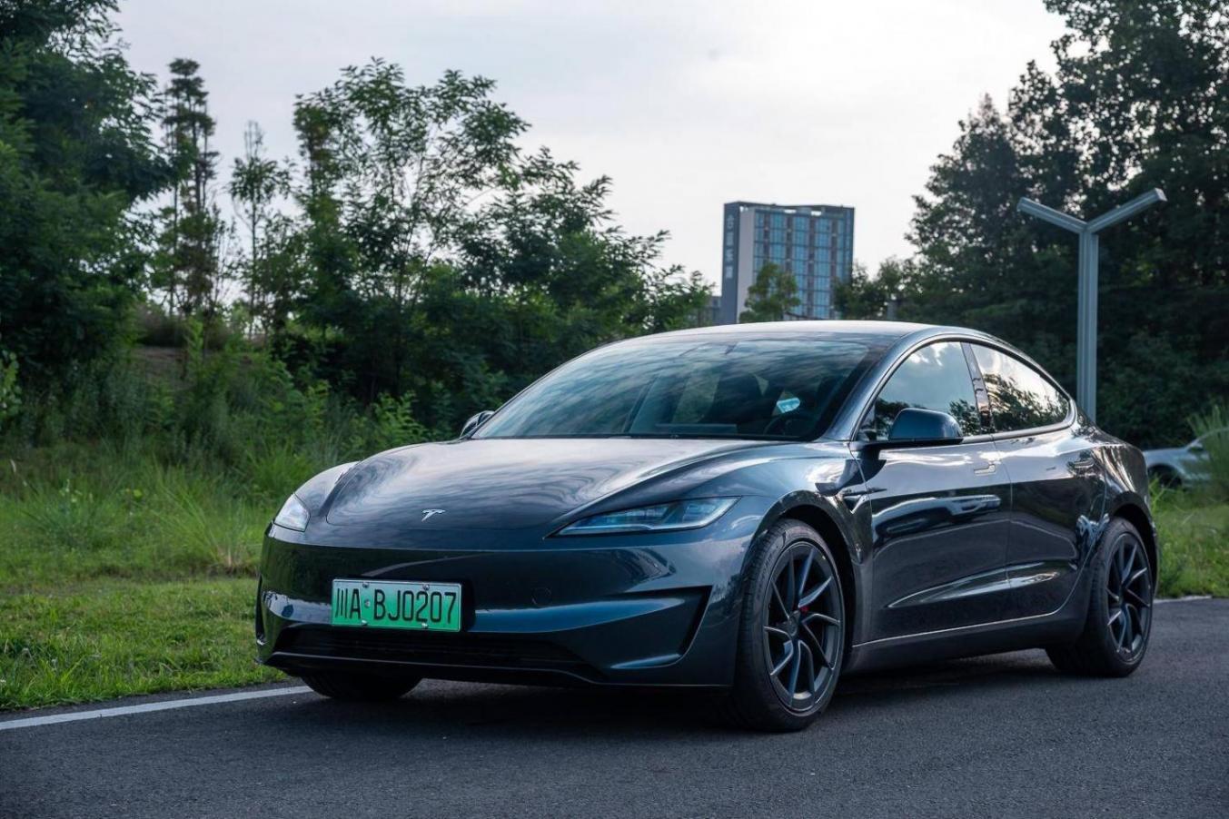 Model 3高性能版開起來怎么樣?聽聽資深車主的評價