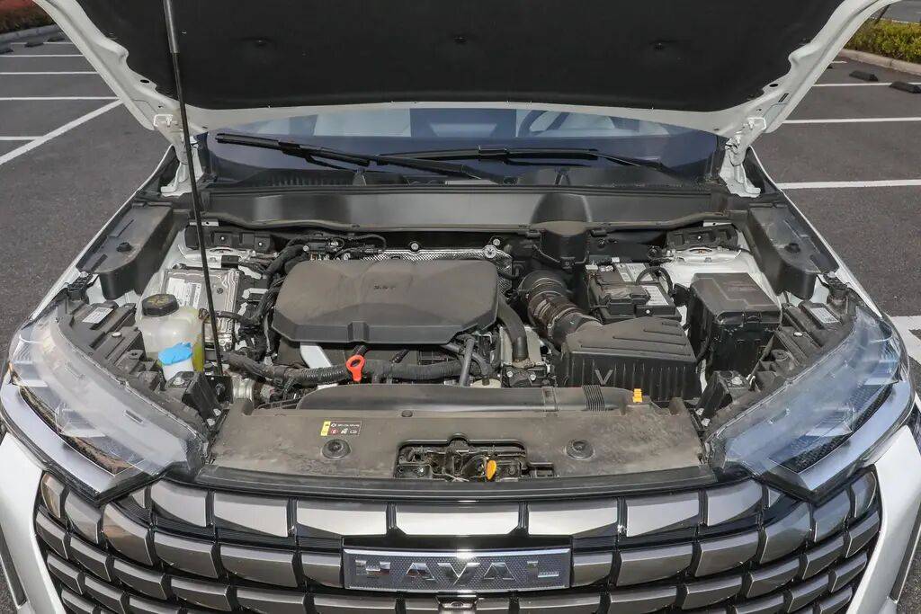 新款哈弗H6上市,外觀內(nèi)飾全面升級(jí),提供兩種動(dòng)力,值得買嗎?