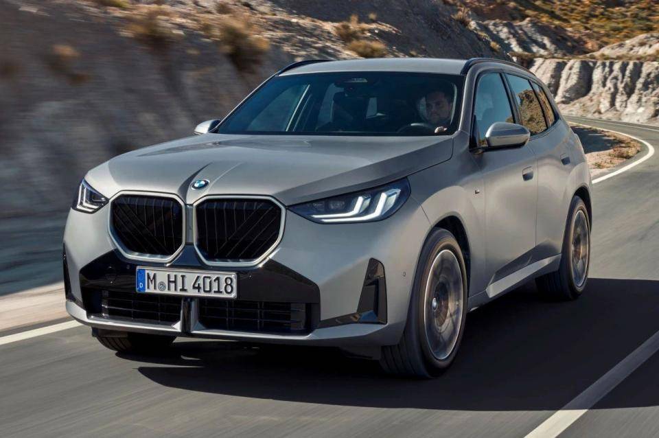 寶馬上硬菜:2款熱銷車更新,內(nèi)飾精裝修!全新1系外觀設(shè)計(jì)引爭(zhēng)議 圖片