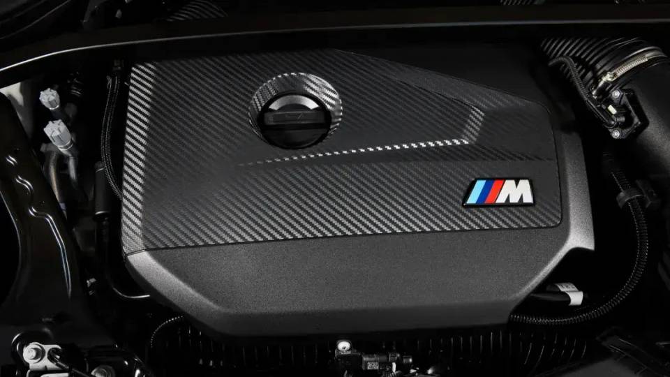 寶馬上硬菜:2款熱銷車更新,內(nèi)飾精裝修!全新1系外觀設(shè)計(jì)引爭(zhēng)議 圖片