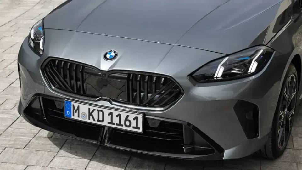 寶馬上硬菜:2款熱銷車更新,內(nèi)飾精裝修!全新1系外觀設(shè)計(jì)引爭(zhēng)議 圖片