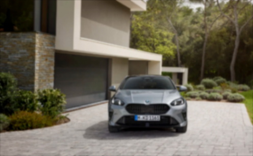 BMW官方在歐洲發布了經典掀背轎車寶馬1系的全新款型