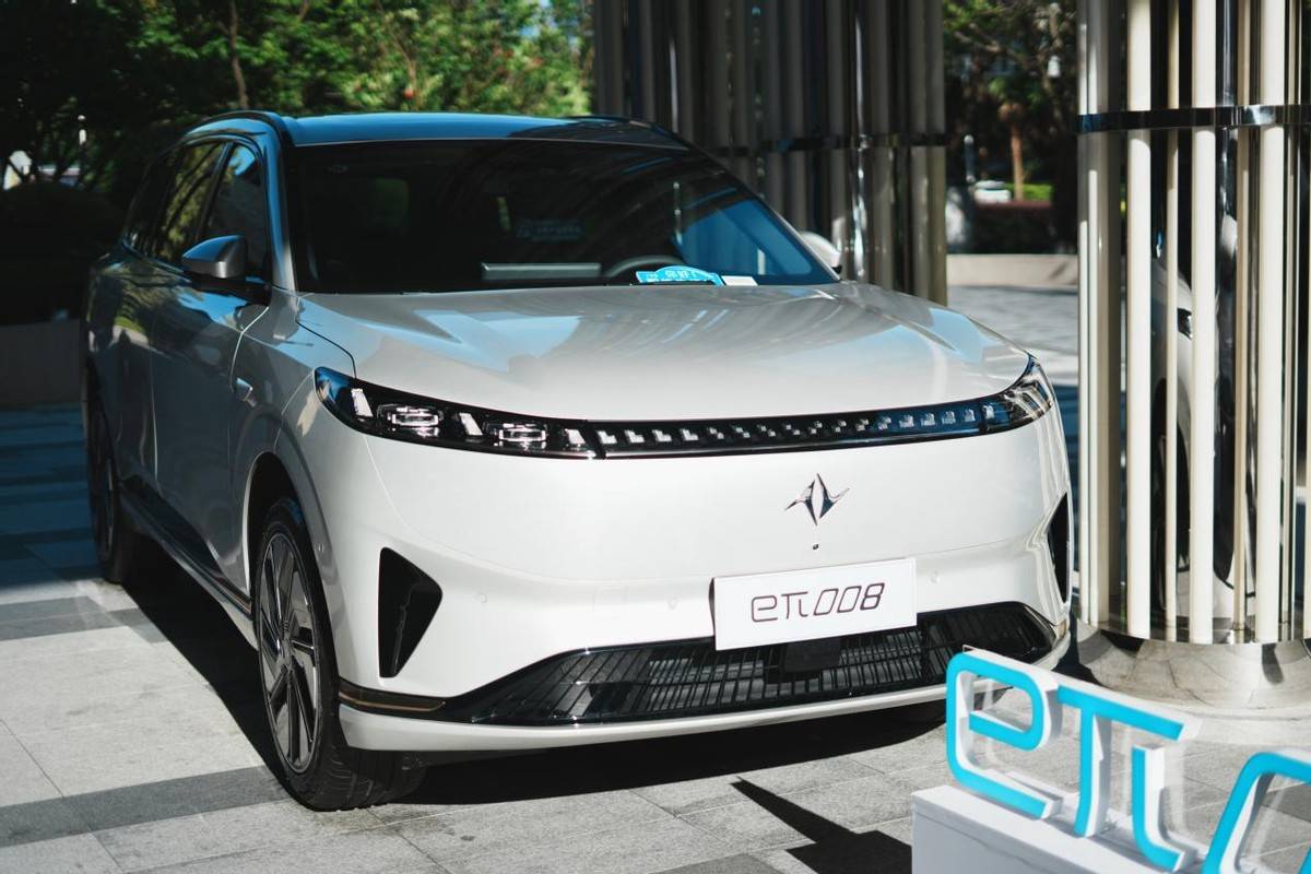 開上東風(fēng)奕派eπ008,平替L8?試駕東風(fēng)奕派eπ008,好開也好大!