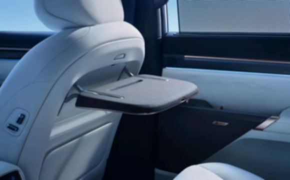 開上東風(fēng)奕派eπ008,平替L8?試駕東風(fēng)奕派eπ008,好開也好大!