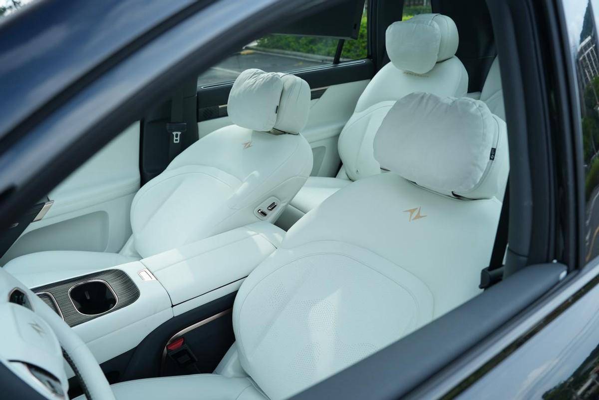 車長5米、軸距3米的大六座智能家用SUV,只要21.66萬起售?