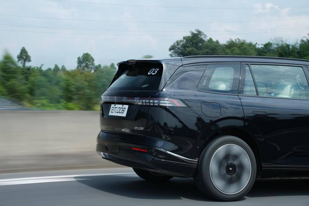 車長5米、軸距3米的大六座智能家用SUV,只要21.66萬起售?