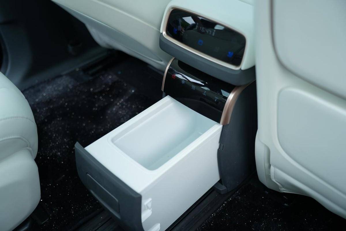 車長5米、軸距3米的大六座智能家用SUV,只要21.66萬起售?